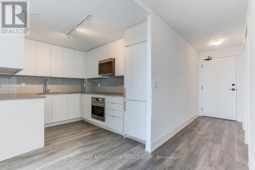 624 - 2485 Taunton Road, Oakville, ON - Indoor Photo Showing Kitchen