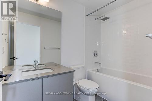 624 - 2485 Taunton Road, Oakville, ON - Indoor Photo Showing Bathroom