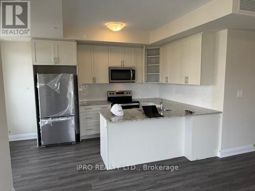 123 - 1565 Rose Way, Milton, ON - Indoor Photo Showing Kitchen