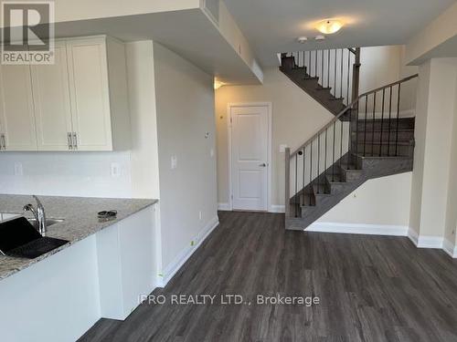 123 - 1565 Rose Way, Milton, ON - Indoor Photo Showing Kitchen