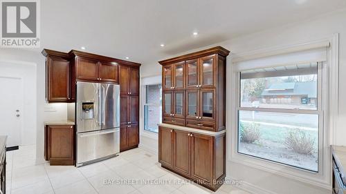 1372 Gatehouse Drive, Mississauga, ON - Indoor Photo Showing Kitchen