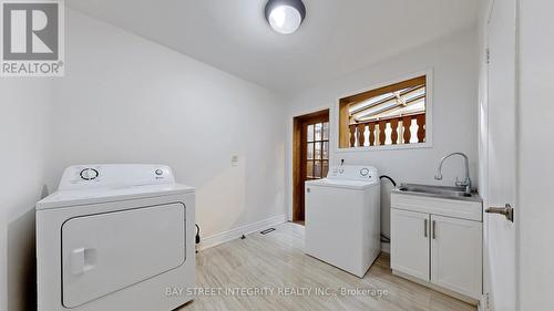 1372 Gatehouse Drive, Mississauga, ON - Indoor Photo Showing Laundry Room