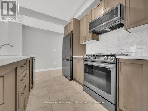 89 - 445 Ontario Street S, Milton, ON - Indoor Photo Showing Kitchen