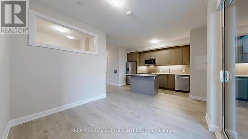 601 - 3220 William Coltson Avenue, Oakville, ON - Indoor Photo Showing Kitchen