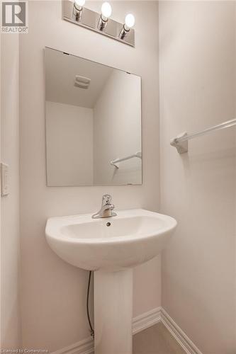 Bathroom with sink - 26 Elsegood Drive, Guelph, ON - Indoor Photo Showing Bathroom