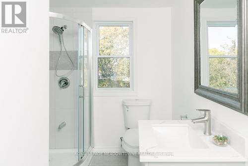 673 Knox Avenue, Hamilton, ON - Indoor Photo Showing Bathroom