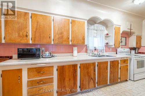 19 Pottruff Road S, Hamilton, ON - Indoor Photo Showing Kitchen With Double Sink