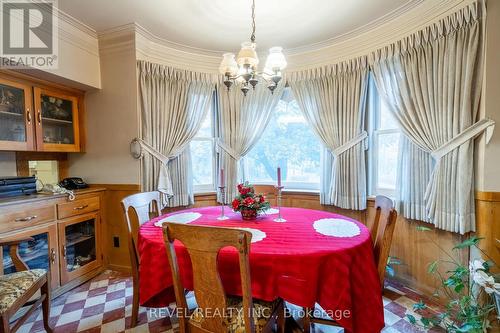 19 Pottruff Road S, Hamilton, ON - Indoor Photo Showing Dining Room