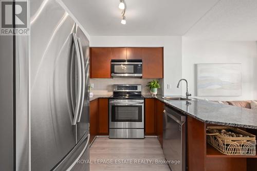 601 - 76 Shuter Street, Toronto, ON - Indoor Photo Showing Kitchen With Stainless Steel Kitchen