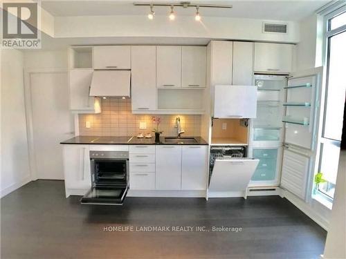 1101 - 30 Nelson Street, Toronto, ON - Indoor Photo Showing Kitchen