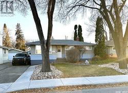 141 Stapleford CRESCENT  Regina, SK S4R 4S8