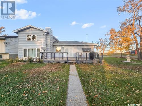 102 7Th Avenue W, Central Butte, SK - Outdoor With Deck Patio Veranda