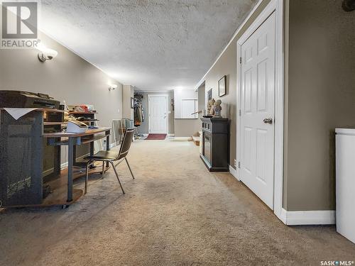 102 7Th Avenue W, Central Butte, SK - Indoor