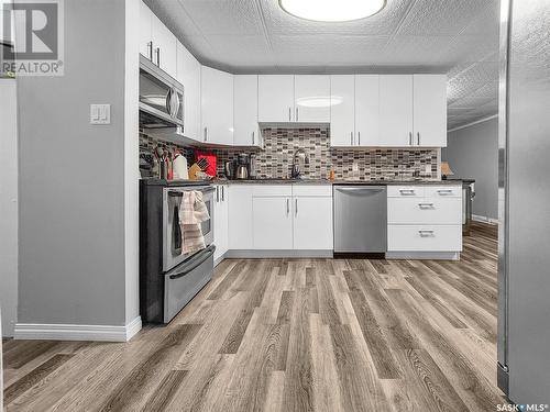 102 7Th Avenue W, Central Butte, SK - Indoor Photo Showing Kitchen