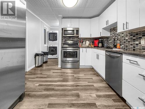 102 7Th Avenue W, Central Butte, SK - Indoor Photo Showing Kitchen With Upgraded Kitchen