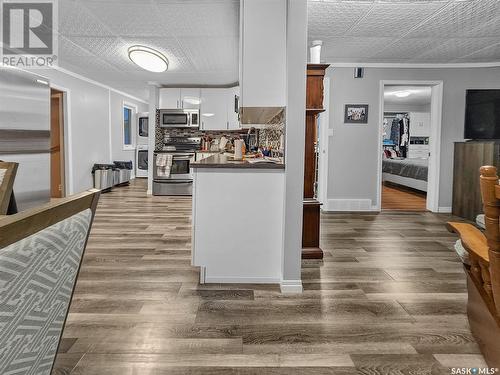 102 7Th Avenue W, Central Butte, SK - Indoor Photo Showing Kitchen