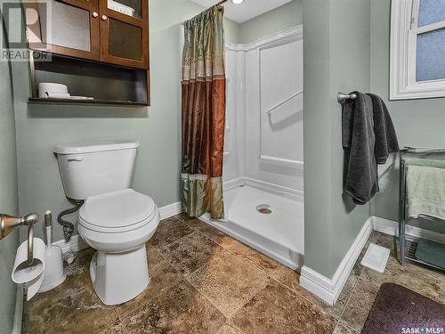 102 7Th Avenue W, Central Butte, SK - Indoor Photo Showing Bathroom