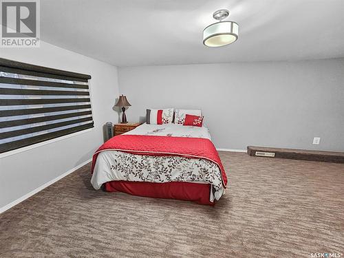 102 7Th Avenue W, Central Butte, SK - Indoor Photo Showing Bedroom