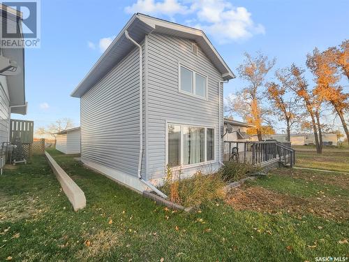 102 7Th Avenue W, Central Butte, SK - Outdoor