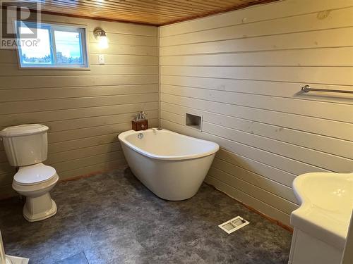 72 Whitbourne Road, Whitbourne, NL - Indoor Photo Showing Bathroom