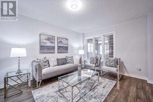 258 Stone Road, Aurora, ON - Indoor Photo Showing Living Room