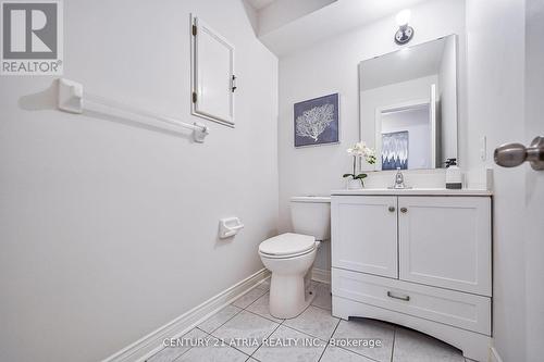 258 Stone Road, Aurora, ON - Indoor Photo Showing Bathroom