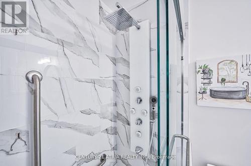 258 Stone Road, Aurora, ON - Indoor Photo Showing Bathroom