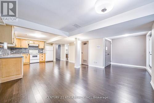 258 Stone Road, Aurora, ON - Indoor Photo Showing Kitchen