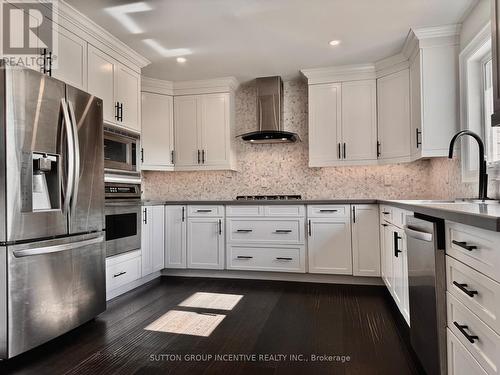 7590 8Th Line, Essa, ON - Indoor Photo Showing Kitchen With Upgraded Kitchen