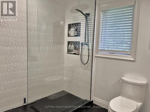 7590 8Th Line, Essa, ON - Indoor Photo Showing Bathroom