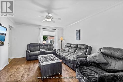 723 St Marys Street, Peterborough (Otonabee), ON - Indoor Photo Showing Living Room