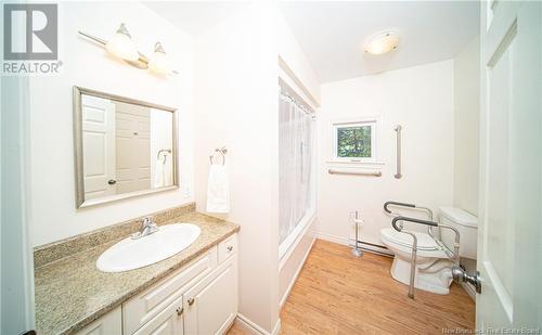 20 Nicholson Lane, Douglas, NB - Indoor Photo Showing Bathroom