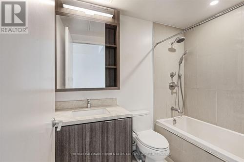 2507 - 125 Blue Jays Way, Toronto, ON - Indoor Photo Showing Bathroom