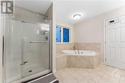 168 Eric Maloney Way, Ottawa, ON - Indoor Photo Showing Bathroom