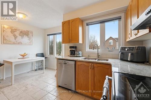 6060 Red Willow Drive, Ottawa, ON - Indoor Photo Showing Kitchen With Double Sink