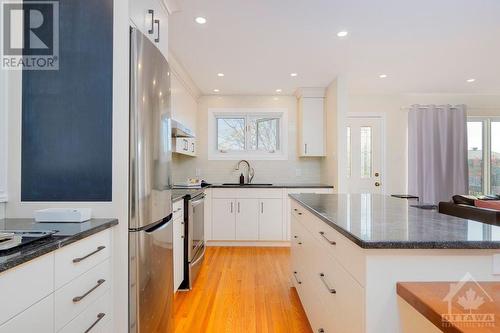 2368 Jefferson Street, Ottawa, ON - Indoor Photo Showing Kitchen With Upgraded Kitchen