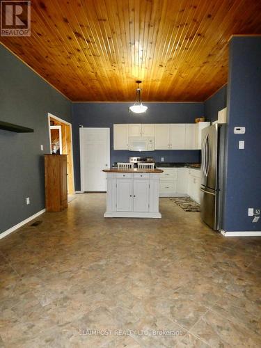 213 Laidlaw Street, Timmins (Timmins South - East), ON - Indoor Photo Showing Kitchen