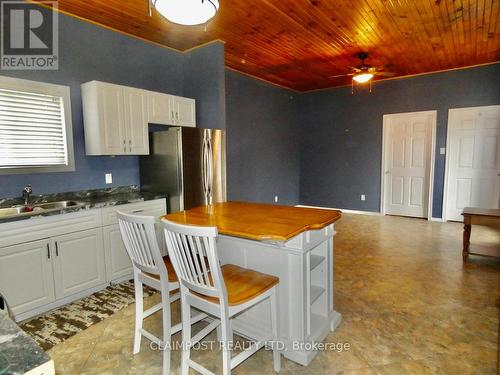 213 Laidlaw Street, Timmins (Timmins South - East), ON - Indoor Photo Showing Kitchen With Double Sink