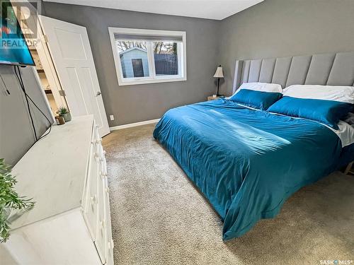 300 Aspen Drive, Swift Current, SK - Indoor Photo Showing Bedroom