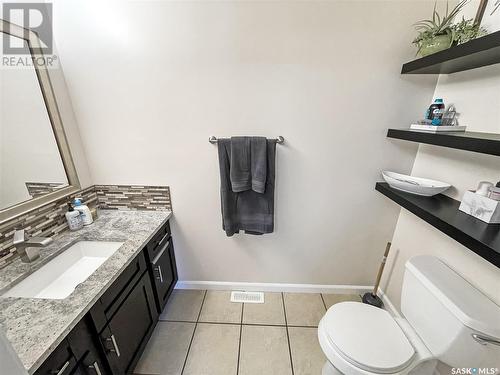 300 Aspen Drive, Swift Current, SK - Indoor Photo Showing Bathroom