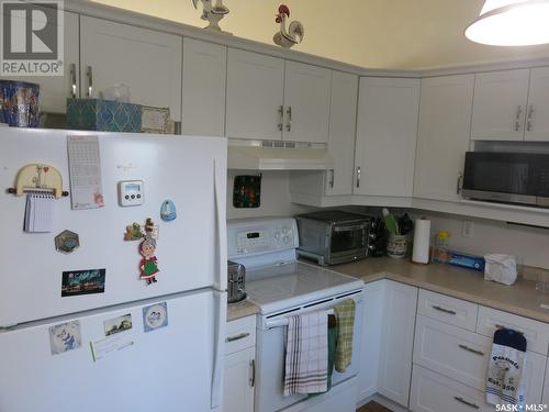 136 515 Mcwillie Avenue, Saskatoon, SK - Indoor Photo Showing Kitchen