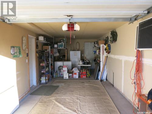 136 515 Mcwillie Avenue, Saskatoon, SK - Indoor Photo Showing Garage