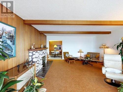 3495 Marine Ave, Powell River, BC - Indoor Photo Showing Living Room With Fireplace