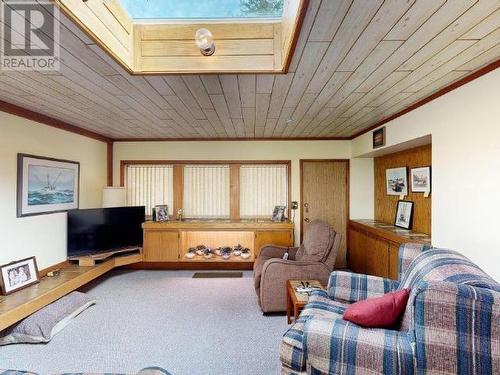 3495 Marine Ave, Powell River, BC - Indoor Photo Showing Kitchen