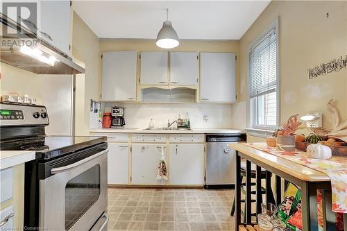 55 Berkley Road, Cambridge, ON - Indoor Photo Showing Kitchen With Double Sink