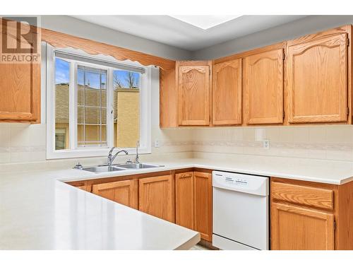 1400 14 Avenue Unit# 70 Lot# 70, Vernon, BC - Indoor Photo Showing Kitchen With Double Sink