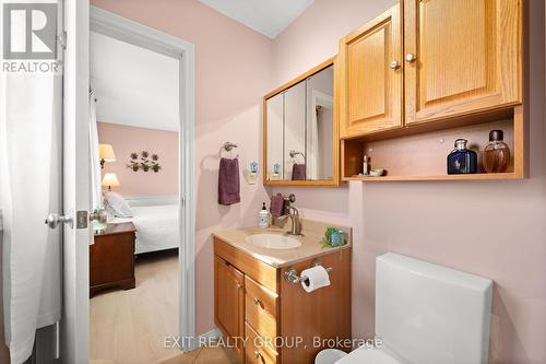 17884 Loyalist Parkway, Prince Edward County (Hillier), ON - Indoor Photo Showing Bathroom