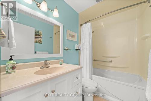 17884 Loyalist Parkway, Prince Edward County (Hillier), ON - Indoor Photo Showing Bathroom