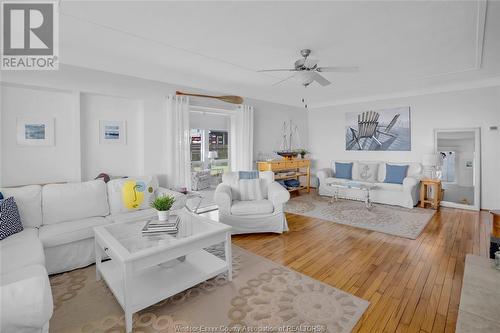 388 Robson, Leamington, ON - Indoor Photo Showing Living Room