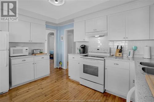 388 Robson, Leamington, ON - Indoor Photo Showing Kitchen